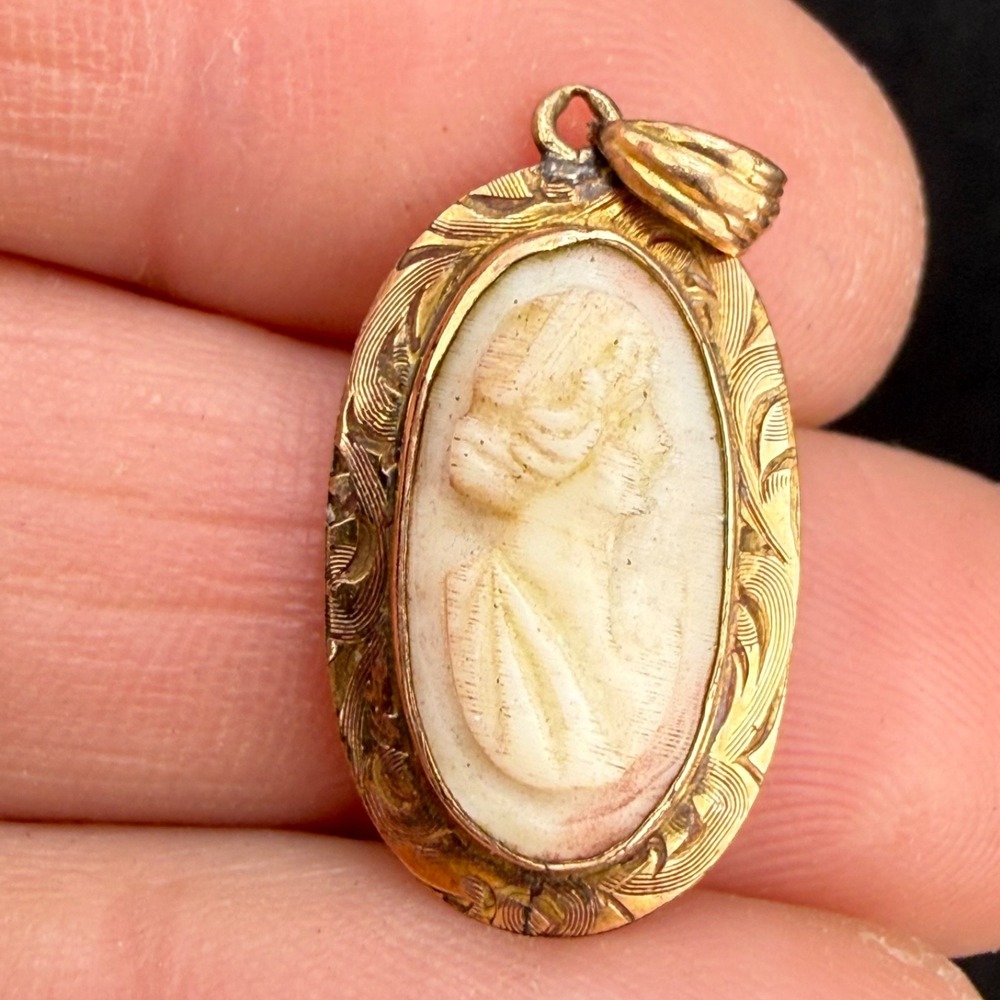 Vintage Cameo Pendant Gold Filled?